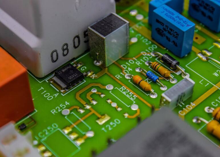 Application of integrated circuit in cardiac pacemaker