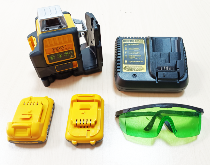 12 lines Green Self-Leveling 360 degree 12V 2.0A machine tool Horizontal Vertical laser level With Remote Control 4D laser level supplier