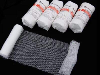 ما الذي يجعل الضمادات القطنية المعقمة ضرورية للعناية بالجروح؟