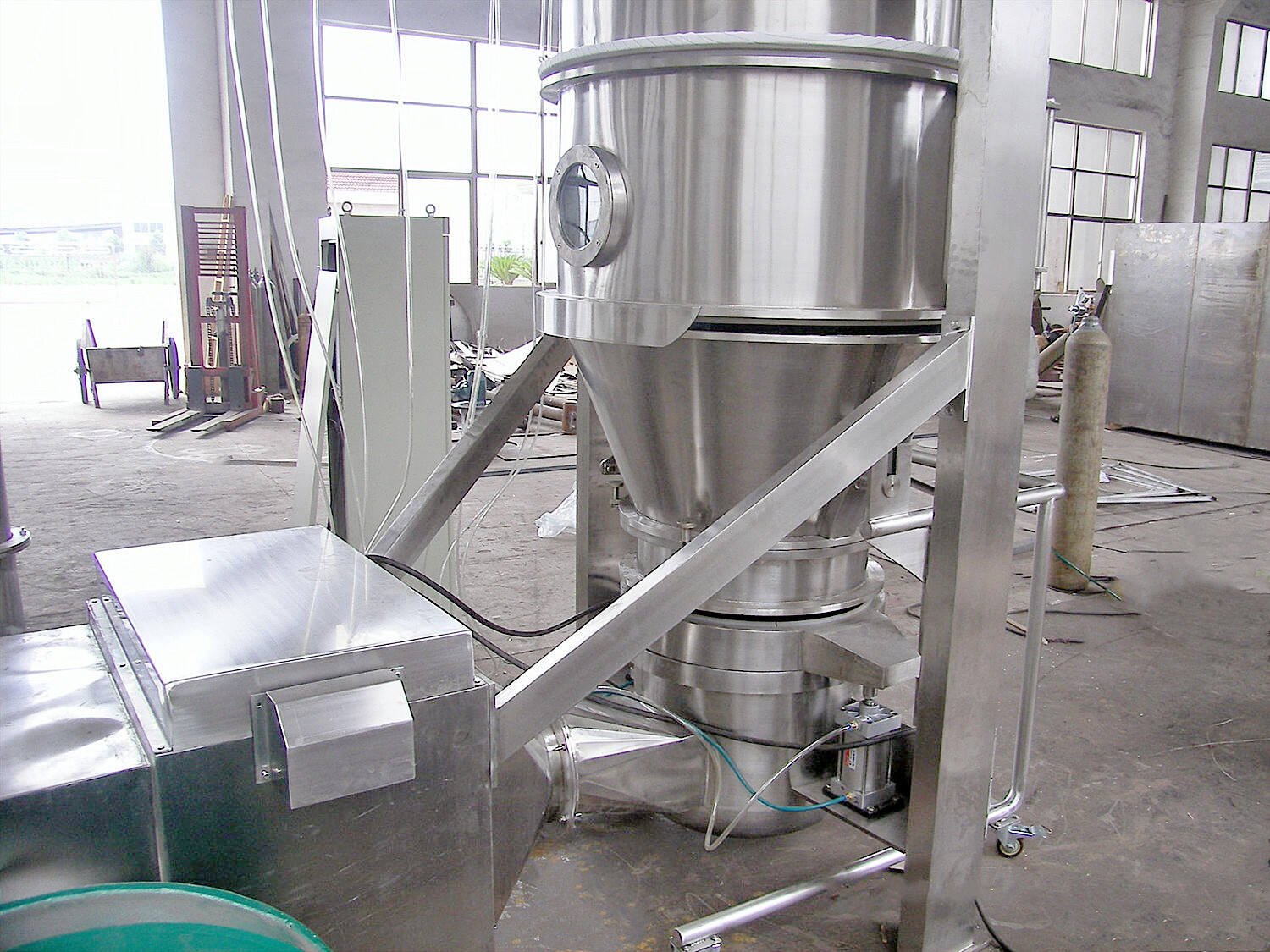 Top spray fluid bed dryer granulator supplier