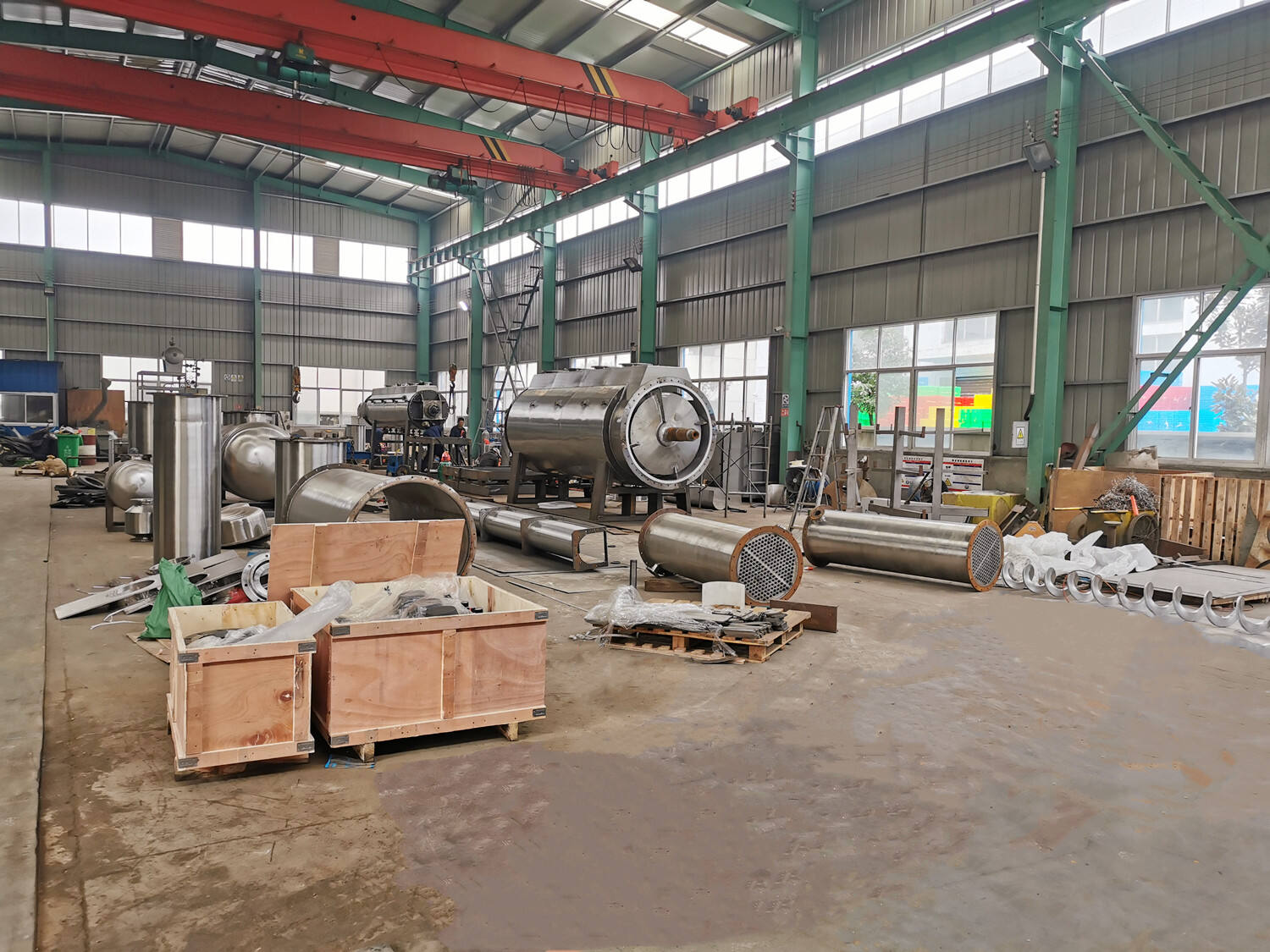 Low temperature heat pump vacuum paddle dryer for sludge factory