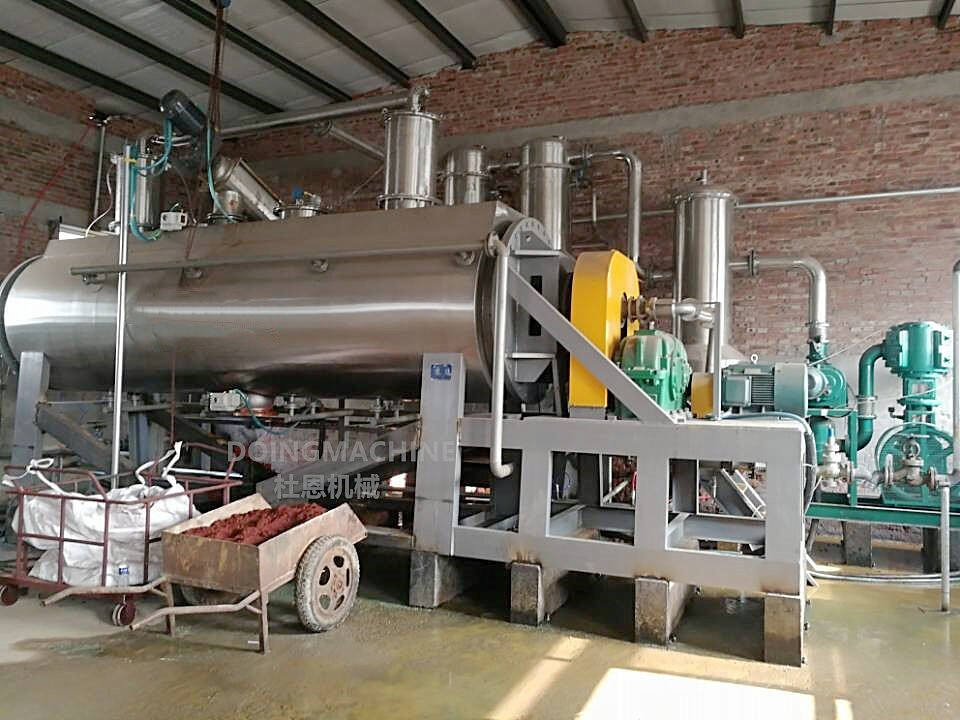 Low temperature heat pump vacuum paddle dryer for sludge factory