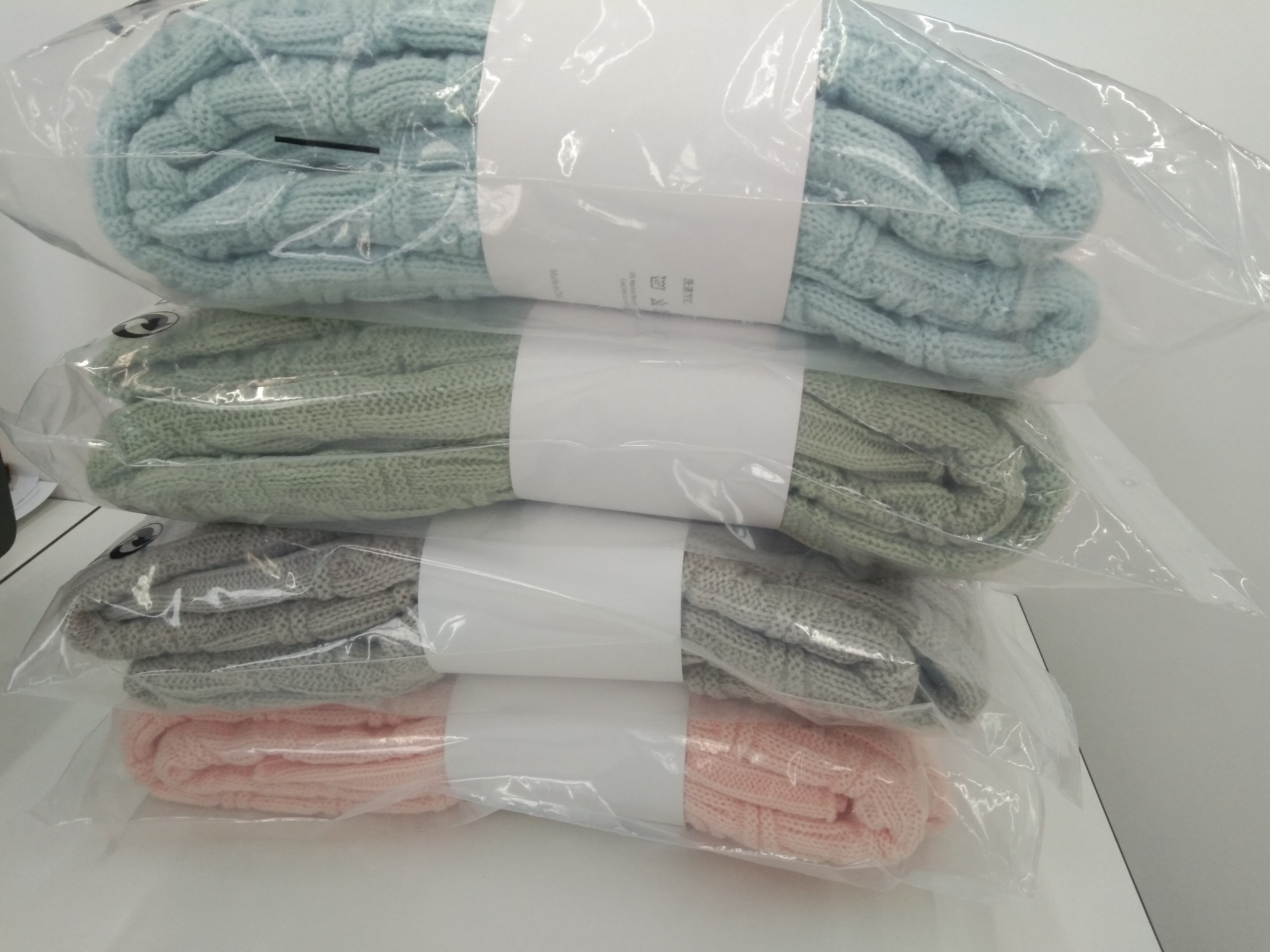 Aml Adult  Knitted  Thermal  Travel  Crochet Custom 100% Acrylic 130*160cm Tassel  Throw Blanket for Decoration supplier