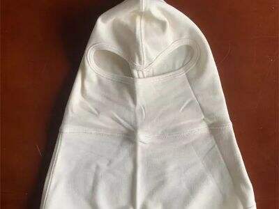 The gold-plated visor of the F1 fire helmet can reflect more radiation temperature