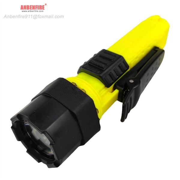 لماذا تستخدم ضوء خوذة الإطفاء