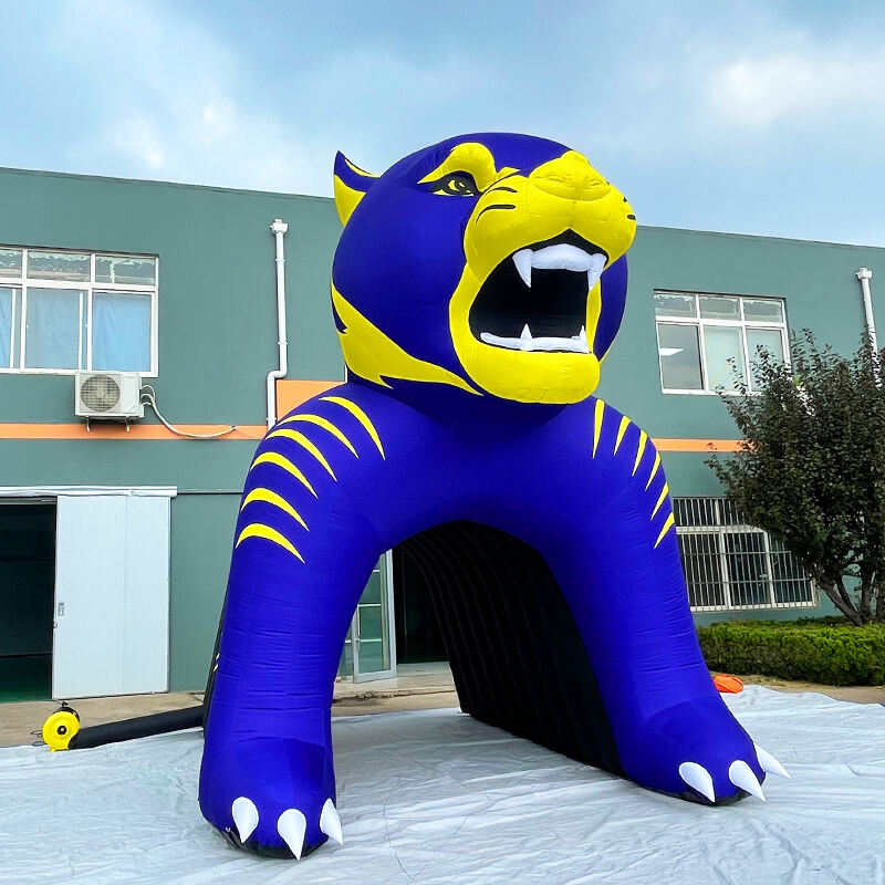 Inflatable cougar tunnel