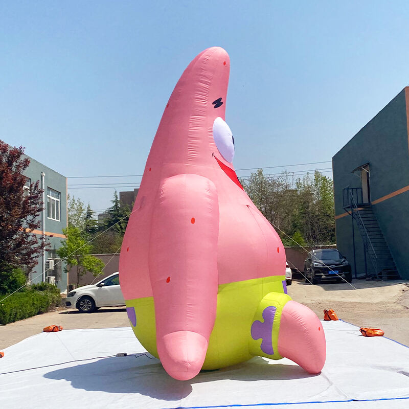 Inflatable giant Patrick Star