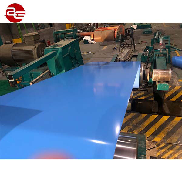 استكشاف خيارات الألوان المتاحة مع القلايا المغلفة بطبقة PPGI لتحقيق مرونة تصميمية.