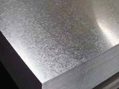 Почему предварительно окрашенная сталь является предпочтительным материалом для современных гаражных ворот