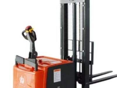 Comparing Pallet Stackers and Jacks: Which Equipment Fits Your Needs?