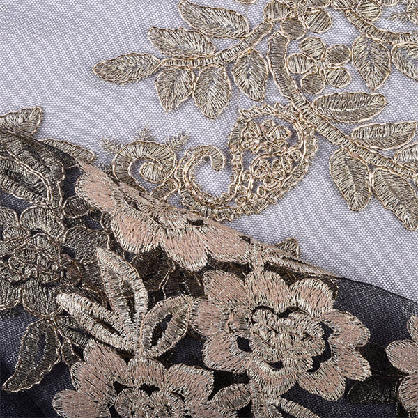 코드 자수의 다용성 탐구