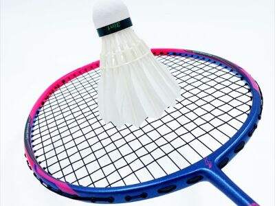 The benefits of using woven carbon technology in high end badminton rackets