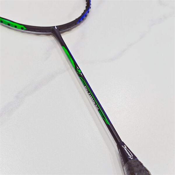 Built to last, the dmantis D18 badminton racket is sure to withstand even the toughest matches.