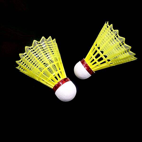 The Advantages of Nylon Feather Shuttlecock