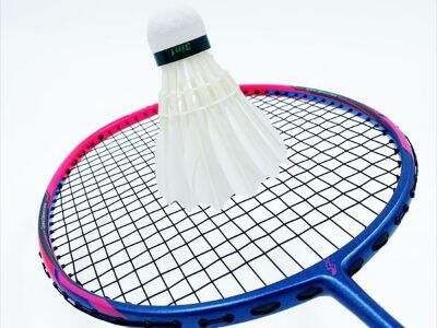 What Are the Key Features of High-Performance Badminton Rackets?