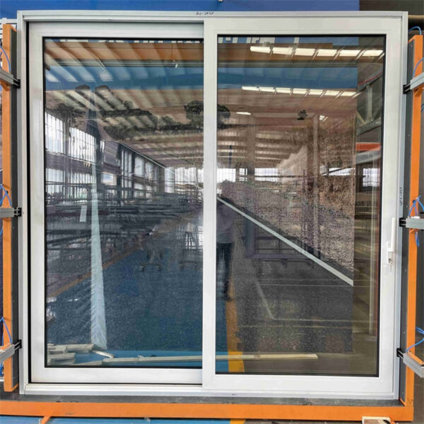 Enhance your balcony view with a wide range of glass options.