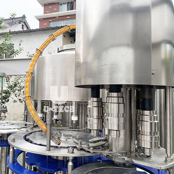 Petite ligne de remplissage de bouteilles avec un processus simple pour vos remplissages
