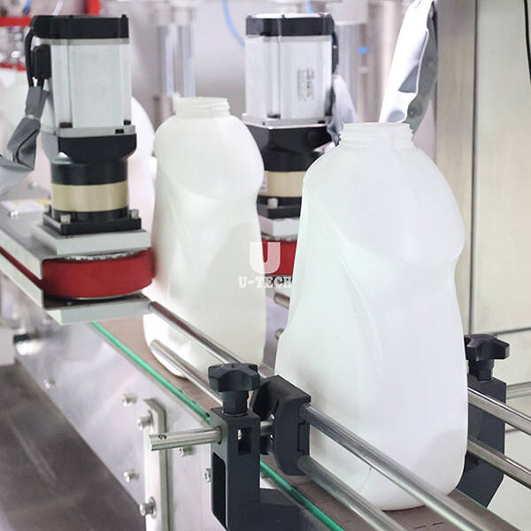 Ideal for limited space, the small liquid filling machine offers high productivity without taking up too much room.