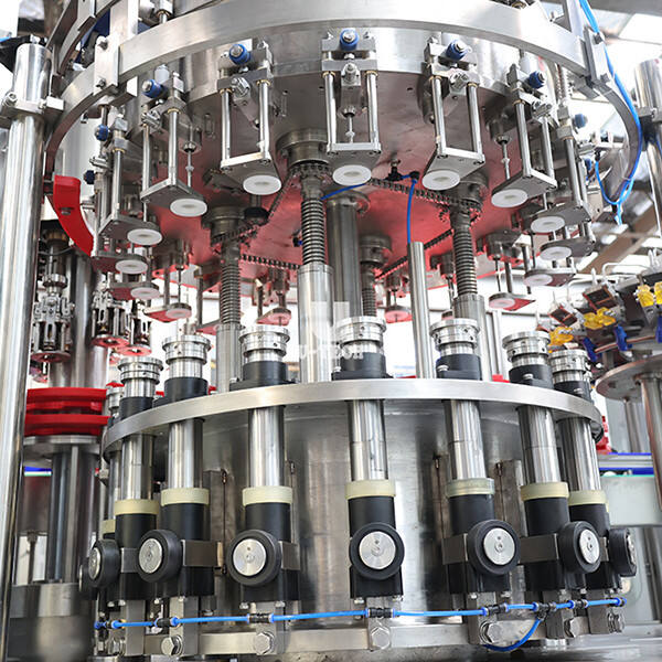 كيف يتم صناعة المشروبات الغازية من البداية إلى النهاية