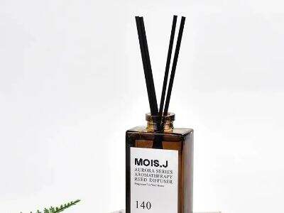 Khoa học đằng sau hiện tượng mao dẫn trong que khuếch tán tinh dầu