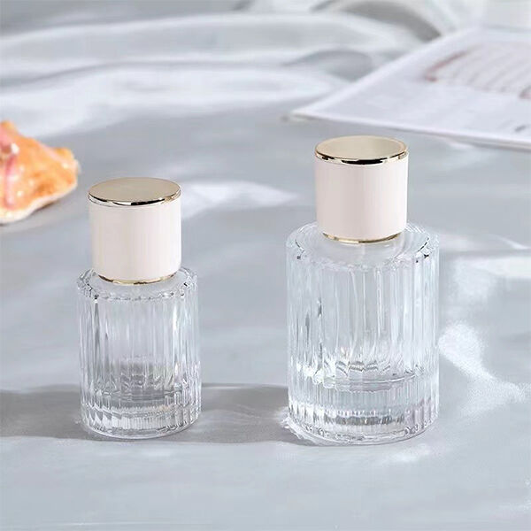 Wabi białej butelki perfum