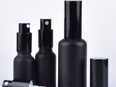 Chai màu đen mờ: Lựa chọn bền vững cho các thương hiệu nước hoa cao cấp?