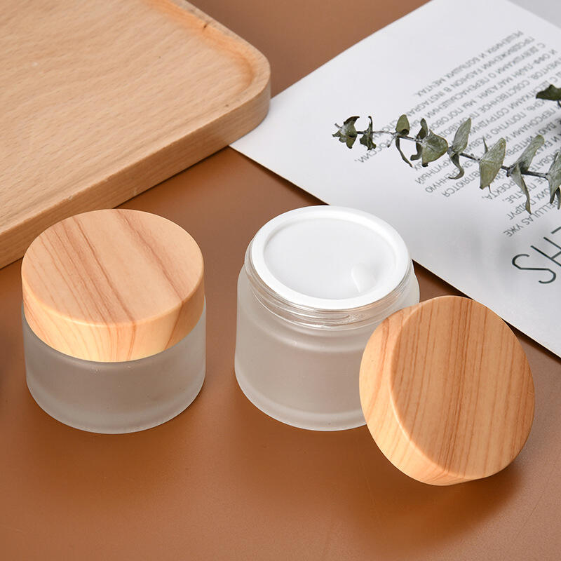 Wooden lid glass jar