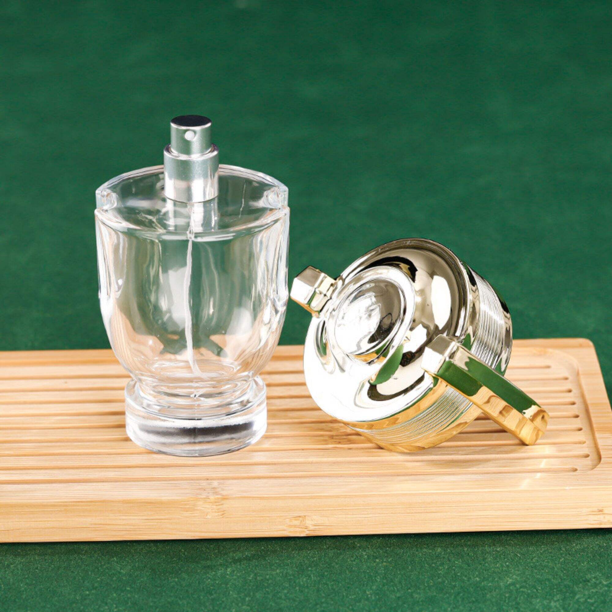 parfémka ve tvaru poháru o objemu 100ml