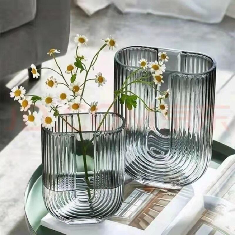 U-shaped Glass Vase