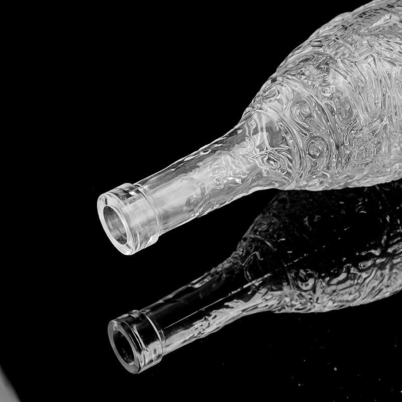 800ml embossed vodka bottle