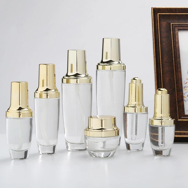 Clear cosmetic set bottle