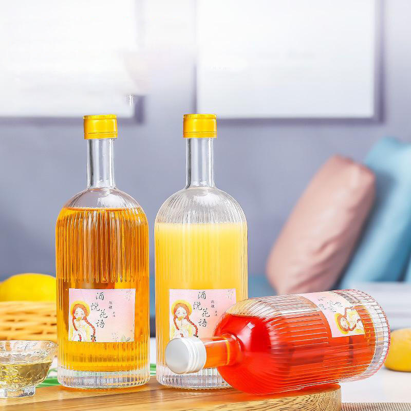 Screw cap glass bottle