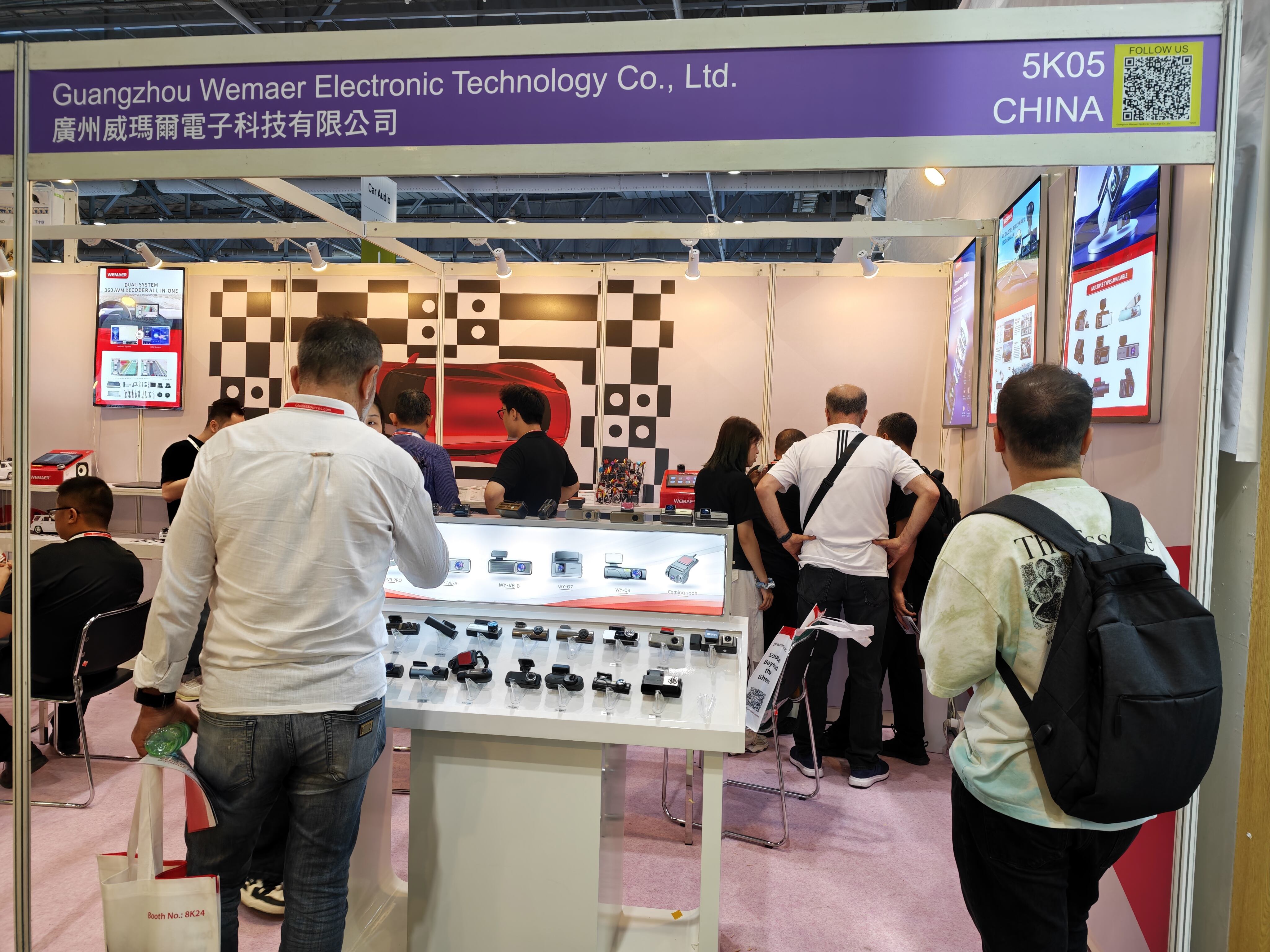 Interactive Exchange at the Exhibition