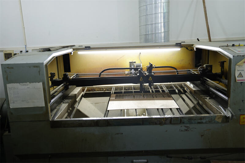 laser-engraved-bamboo-card-detail.JPG