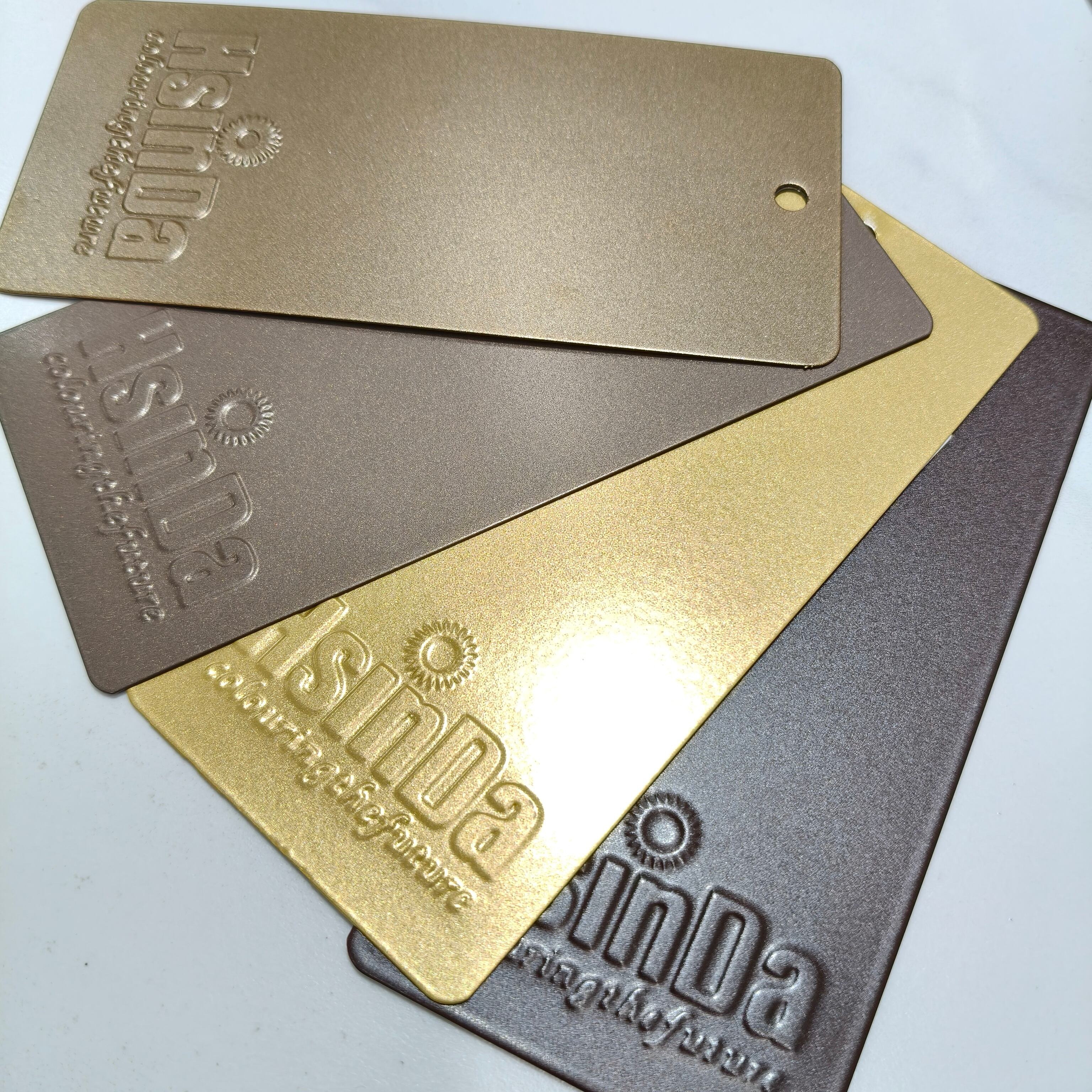 Various Customized High Quality Bonding Metallic Effect Scratch-Resistant Epoxy Polyester Spray Powder Coating for Lighting Fixtures Furnitures Paint Varnish