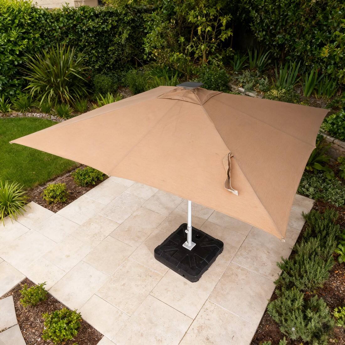 03更换背景 (48)_美图设计室.jpg