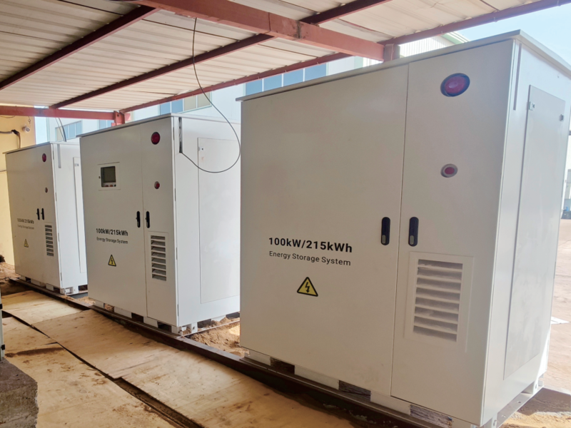 Rivoluzione dell'Efficienza Energetica: Sistema Ibrido Solare/di Accumulo/Diesel da 1 MW Alimenta una Fabbrica di Plastica a Bamako
