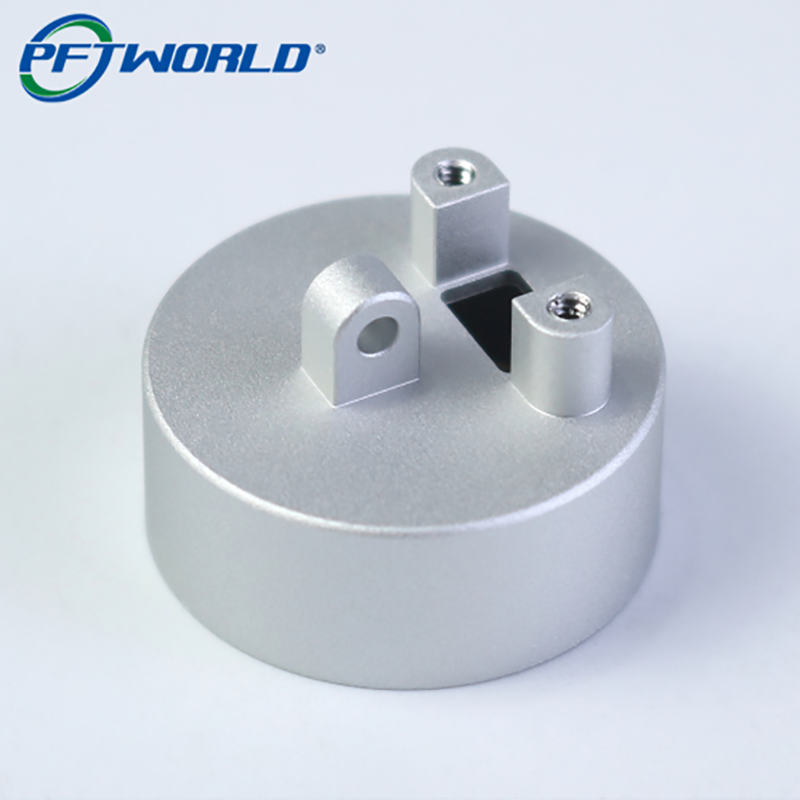 أجزاء مصنوعة من الألومنيوم ومُصَنَّعة حسب الطلب باستخدام عمليات التشغيل بالدوران والطحن