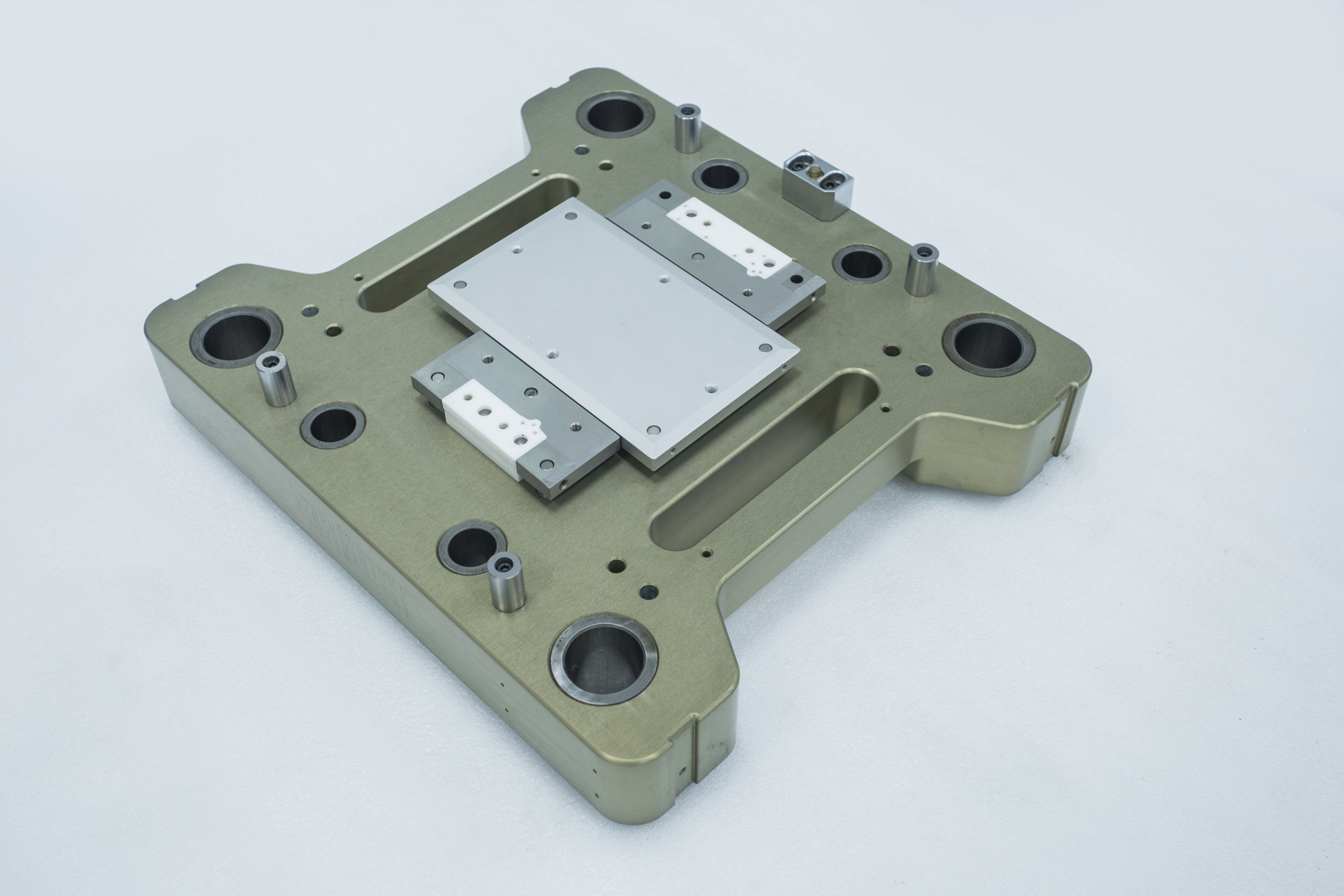 Високоточна форма за батерии – DELIXI New Energy Technology