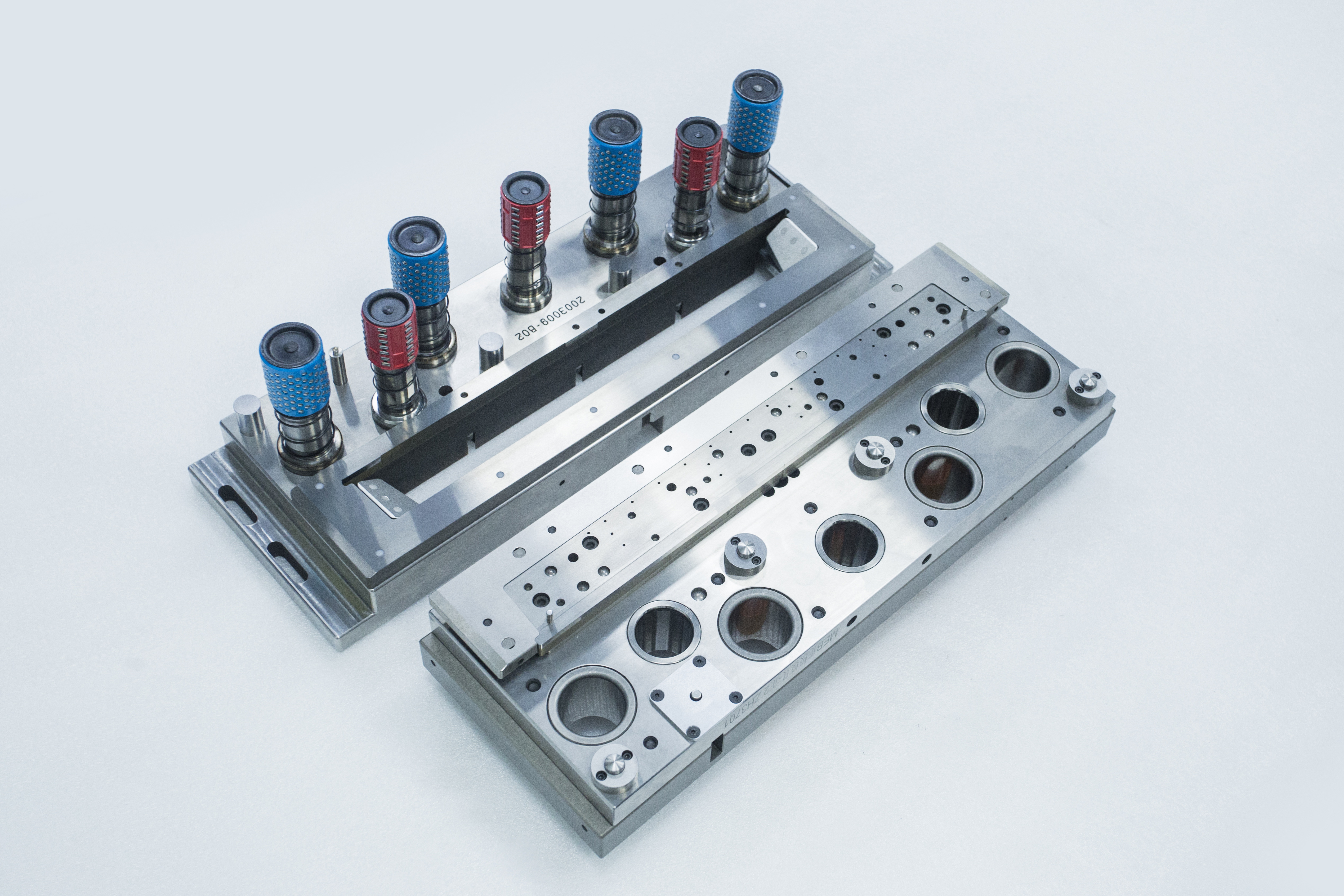 Premiumlösningar för formar till invertershus för solenergi