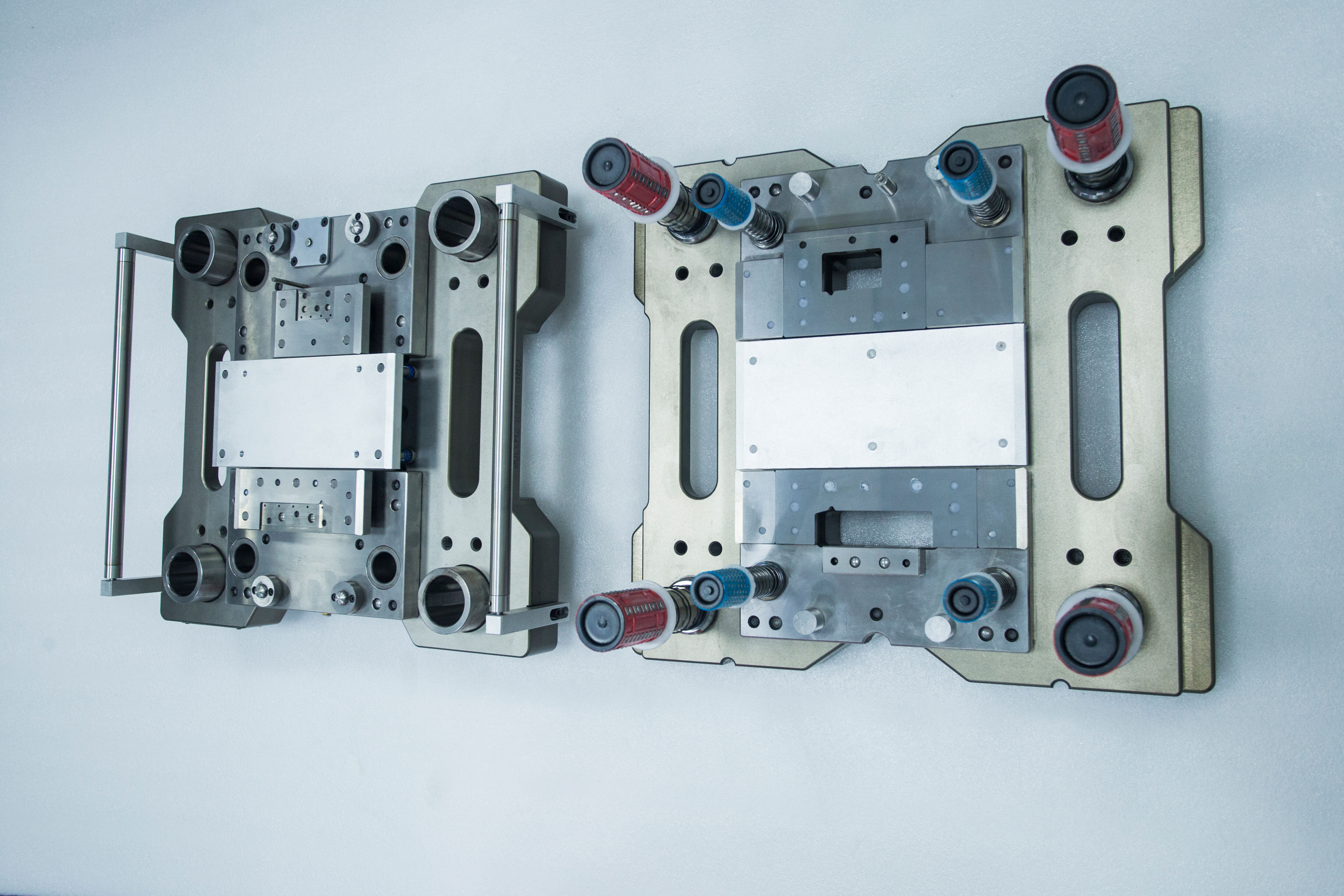 Решения за прецизни форми за съхранение на енергия