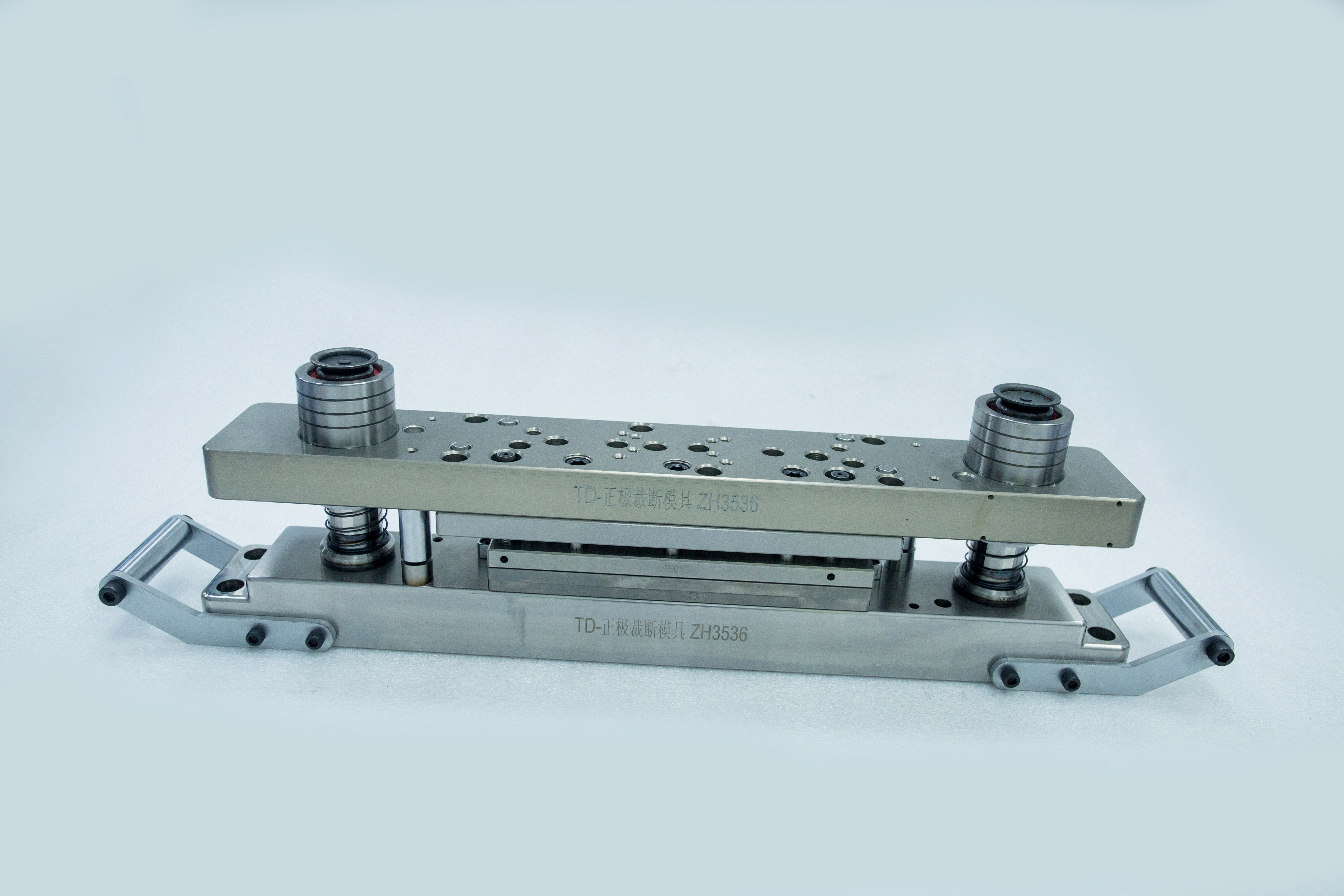 Решения за прецизни инструменти за рязане на форми