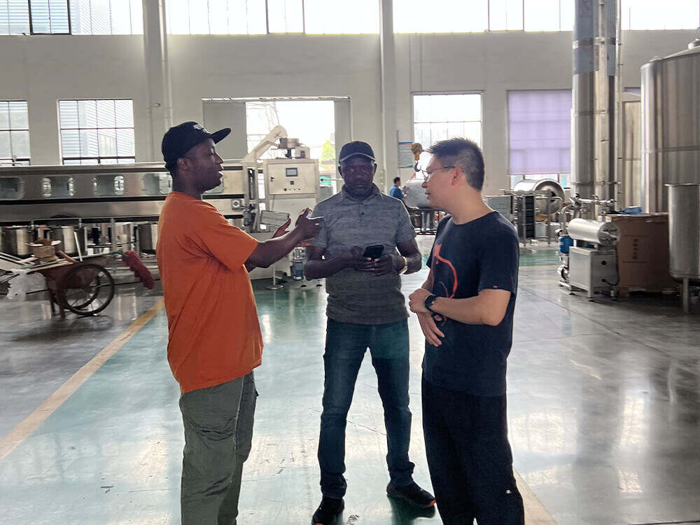 Ghanaian Client Visits Zhangjiagang Links Machinery