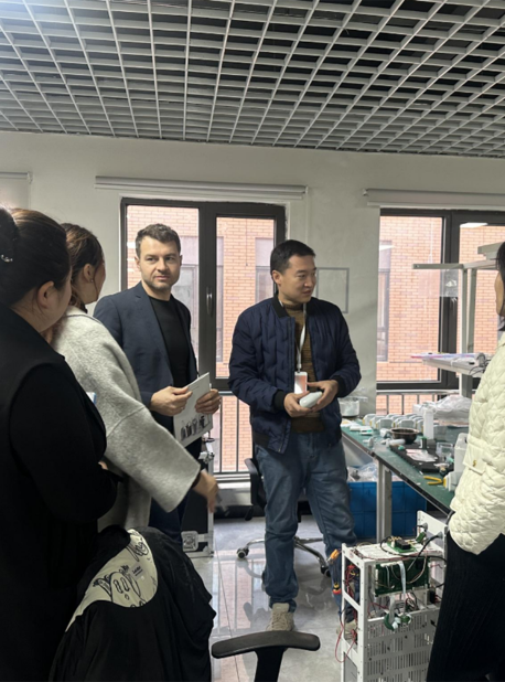 Polish Clients Visit Jontelaser Factory in Baoding for In-Depth Product Demonstration and Partnership