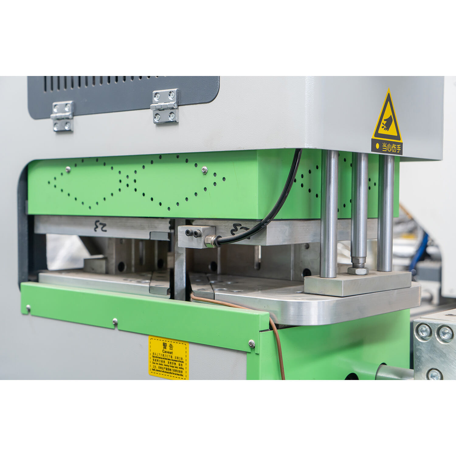 What lubrication methods are best for PVC welding machine research and development milling heads?
