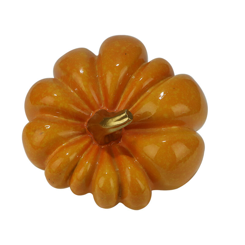 Gyanta tökéből készült arany szárú dísz