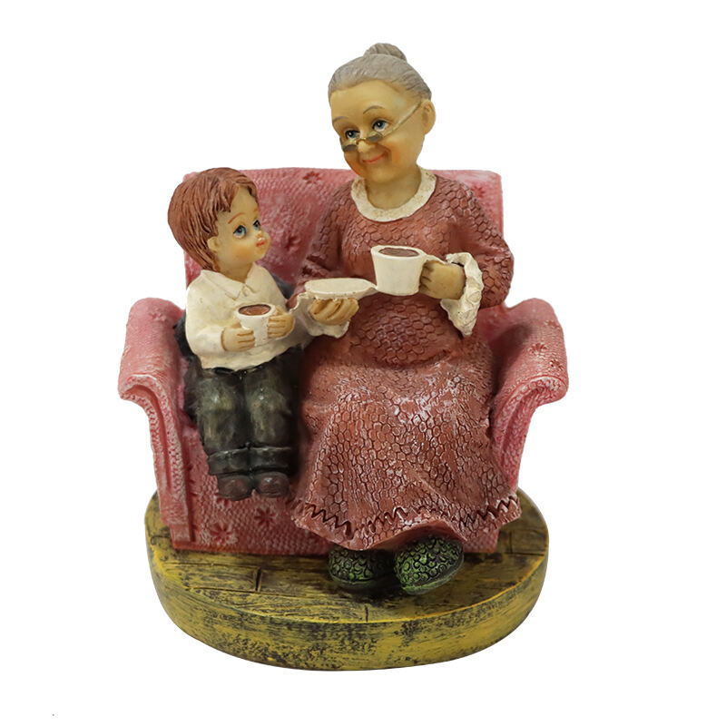 Műgyanta Nagyszülő – Unoka Teaidő Figura – Hangulatos Családi Dísz