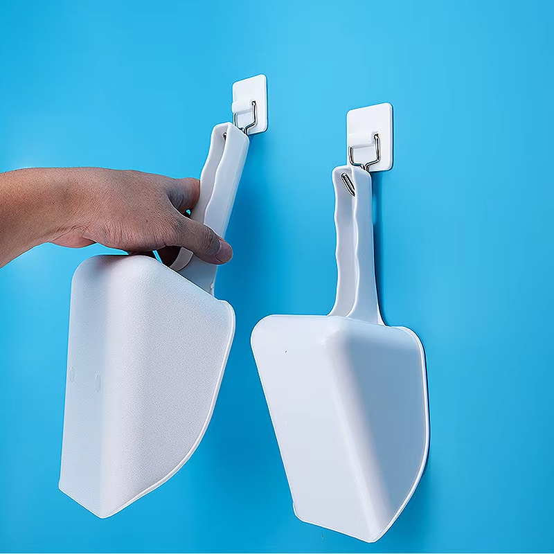 Flat Bottom Plastic Ice Scoop , Polycarbonate, White, BA3036