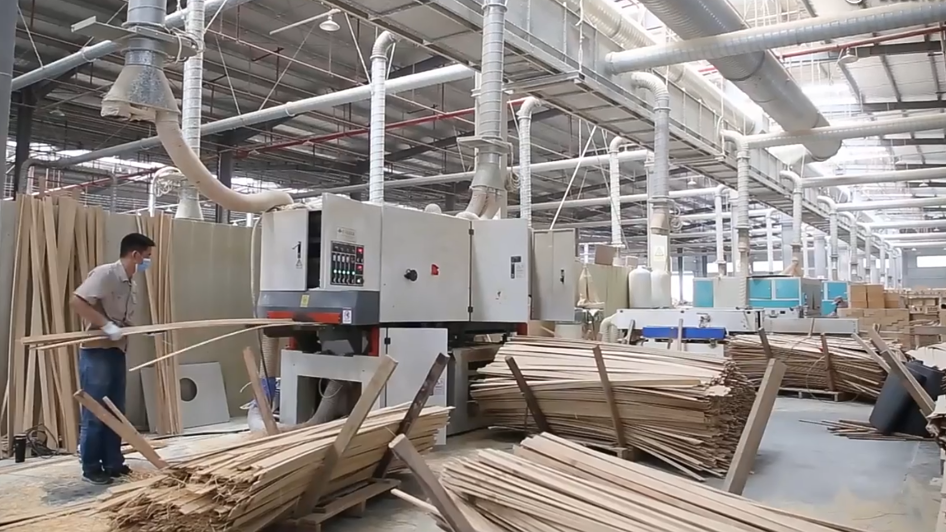 Assisting customers in the design and production of bamboo and wood kitchenware and houseware.