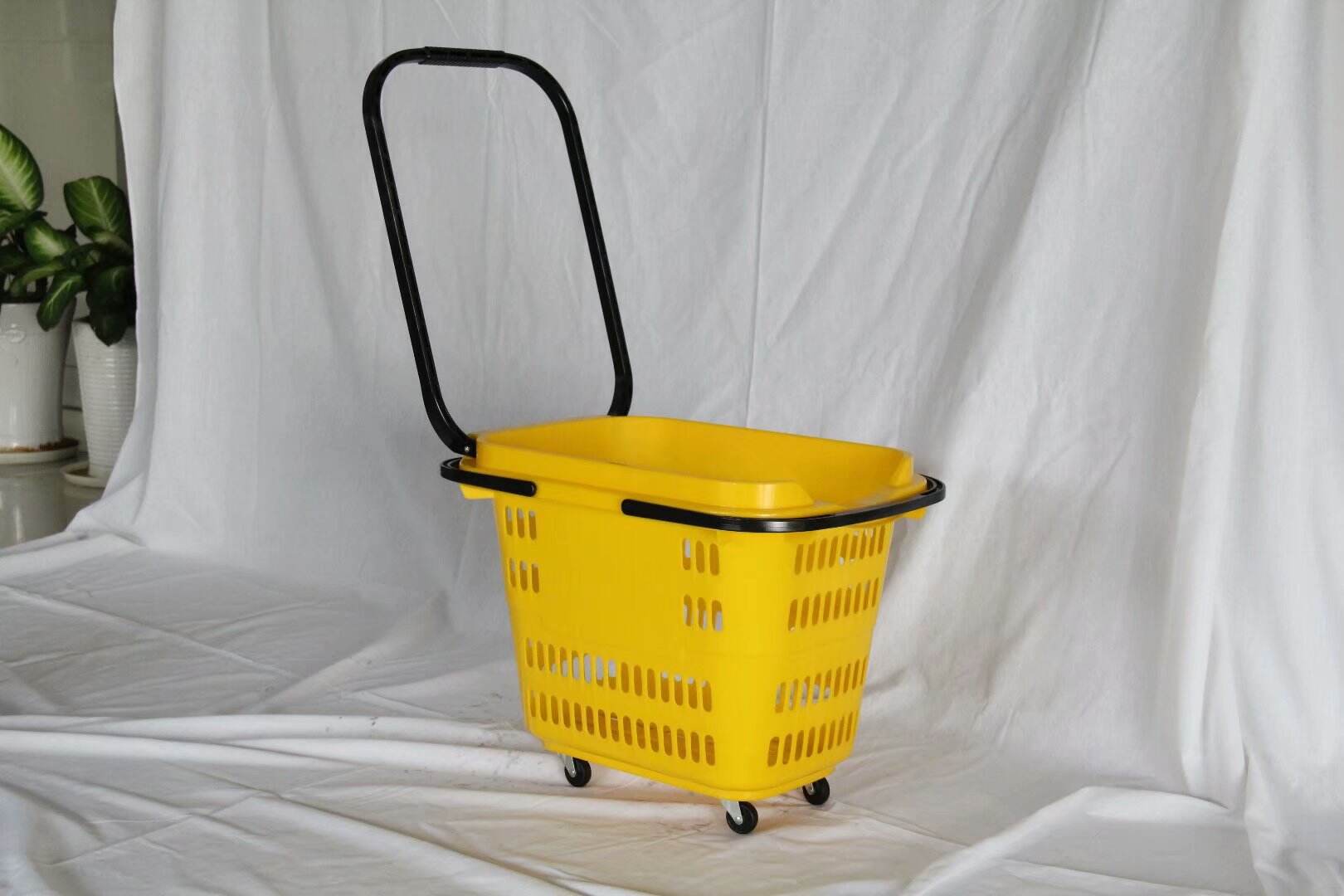 Choosing the Right Basket Size for Your Store